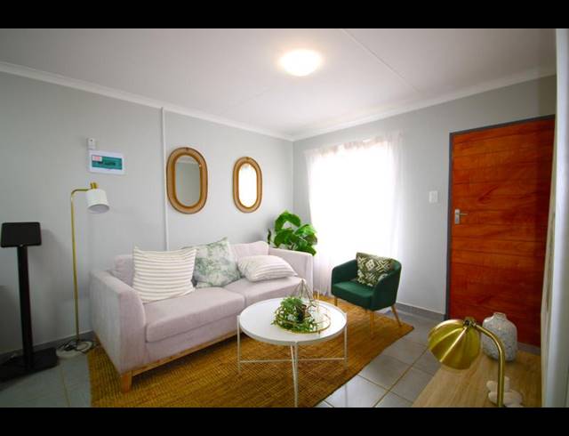 2 BEDROOM HOUSE FOR SALE IN CRYSTAL PARK
